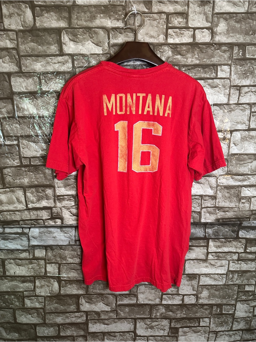 San Francisco 49er’s Men's Red 'Montana 16' Graphic Tee Size XL